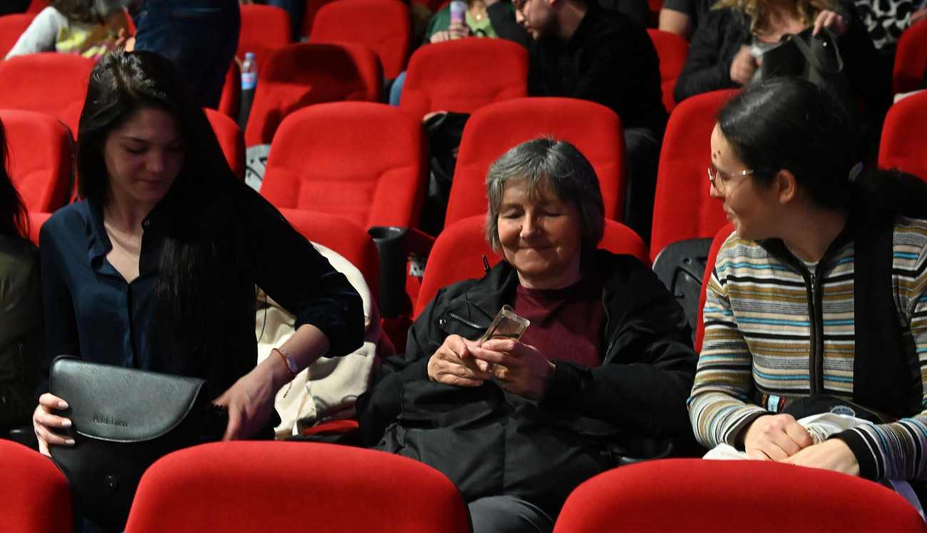 Odeon Cinema - 12 Bar