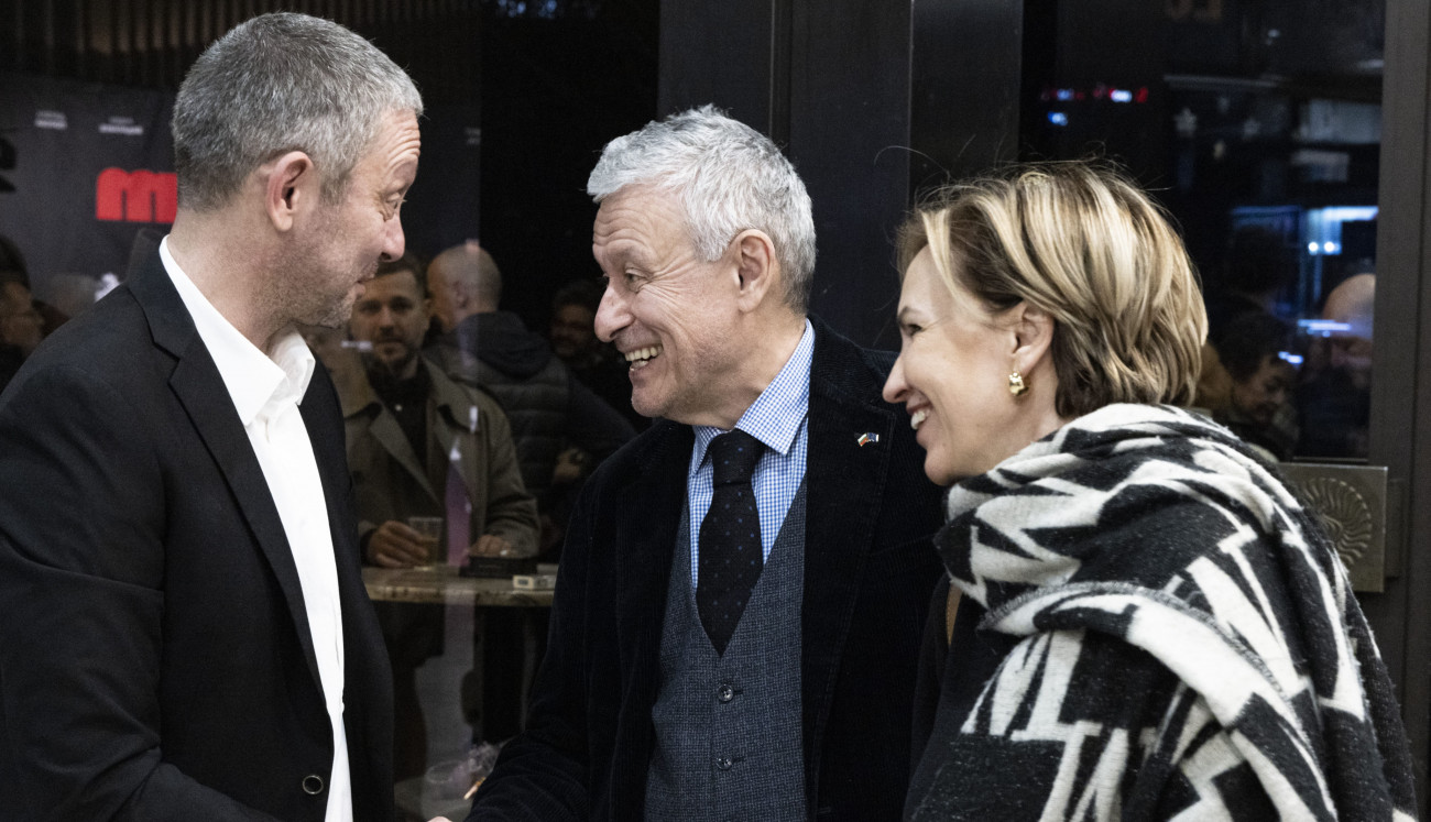 Lumiere Cinema - Flesh