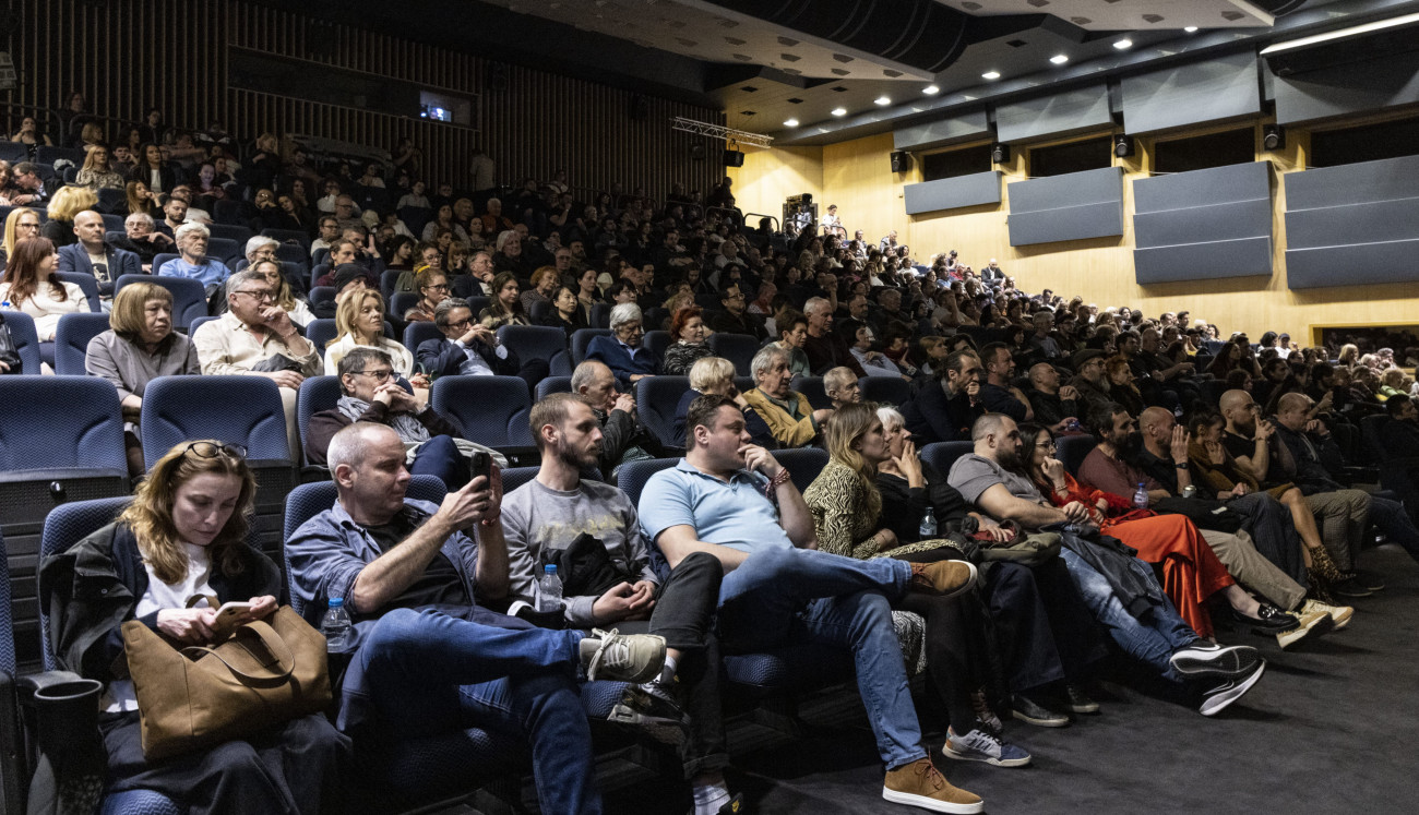 Lumiere Cinema - Flesh