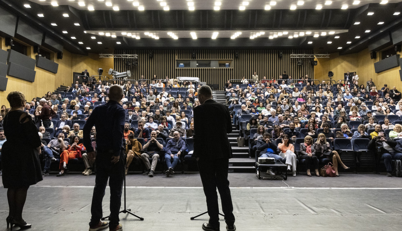 Lumiere Cinema - Flesh