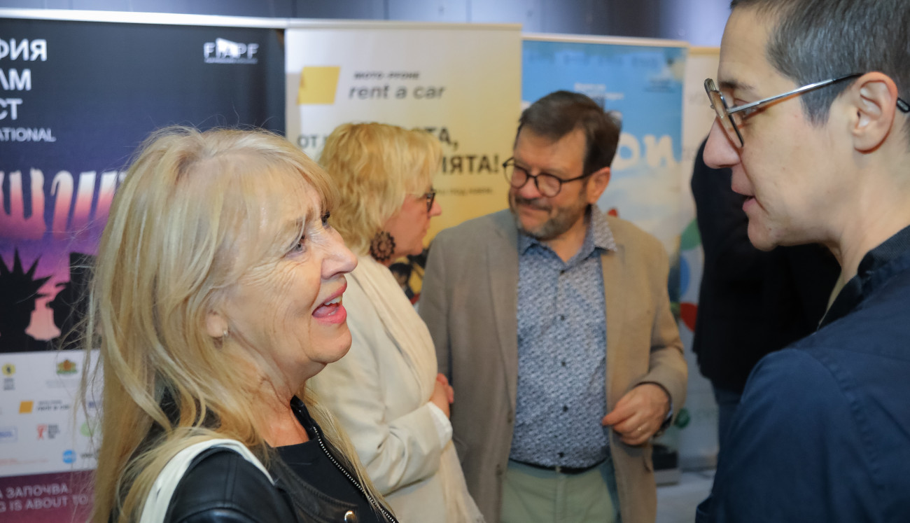 Cinema house - "Long Good Thursday"