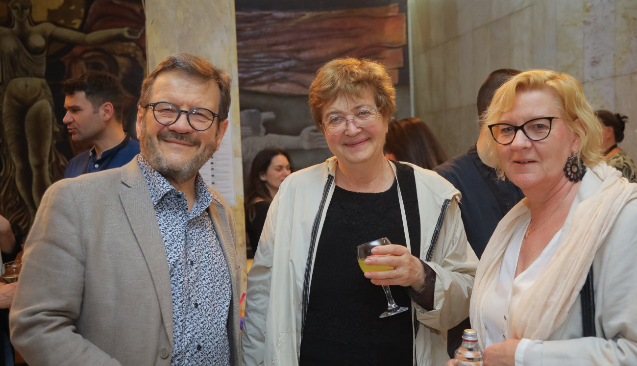 Cinema house - "Long Good Thursday"