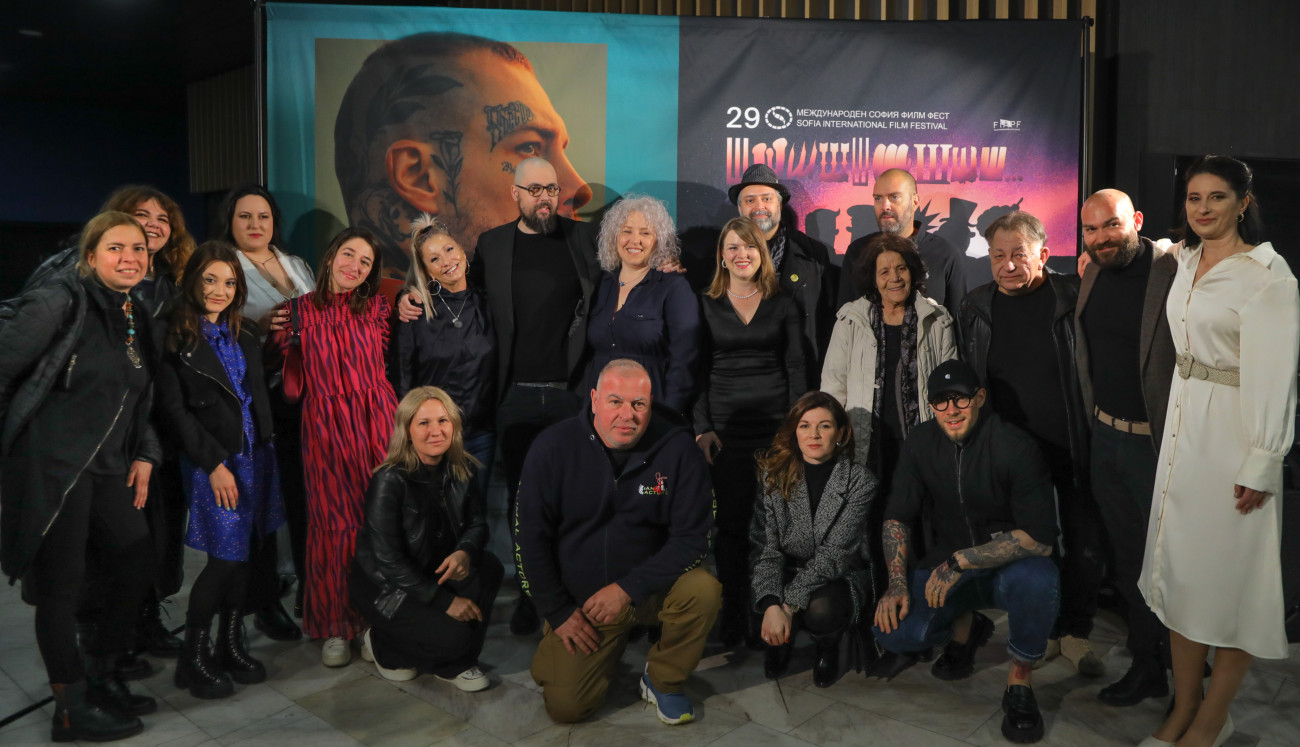 Lumiere Cinema - "Windless"