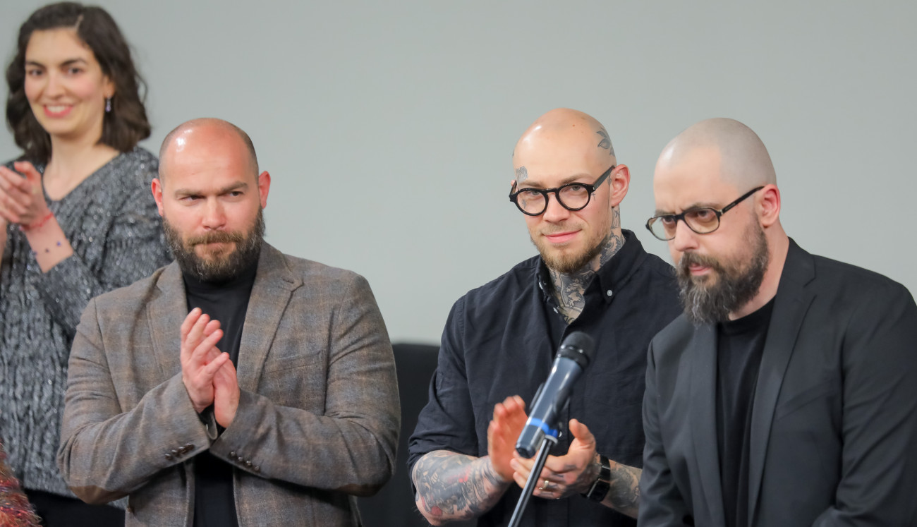 Lumiere Cinema - "Windless"