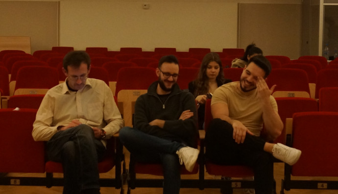 Френски институт - "Мирни хора"