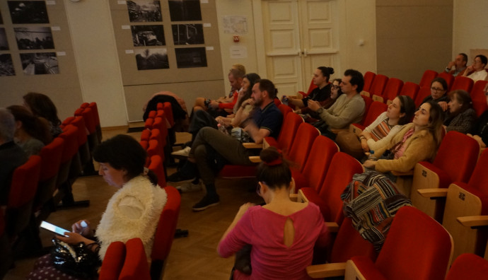 Френски институт - "Затворници в Бордо"