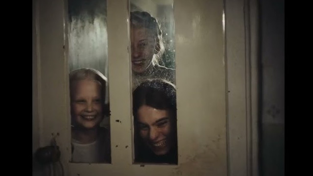 ЗВУКЪТ ОТ ПАДАНЕТО