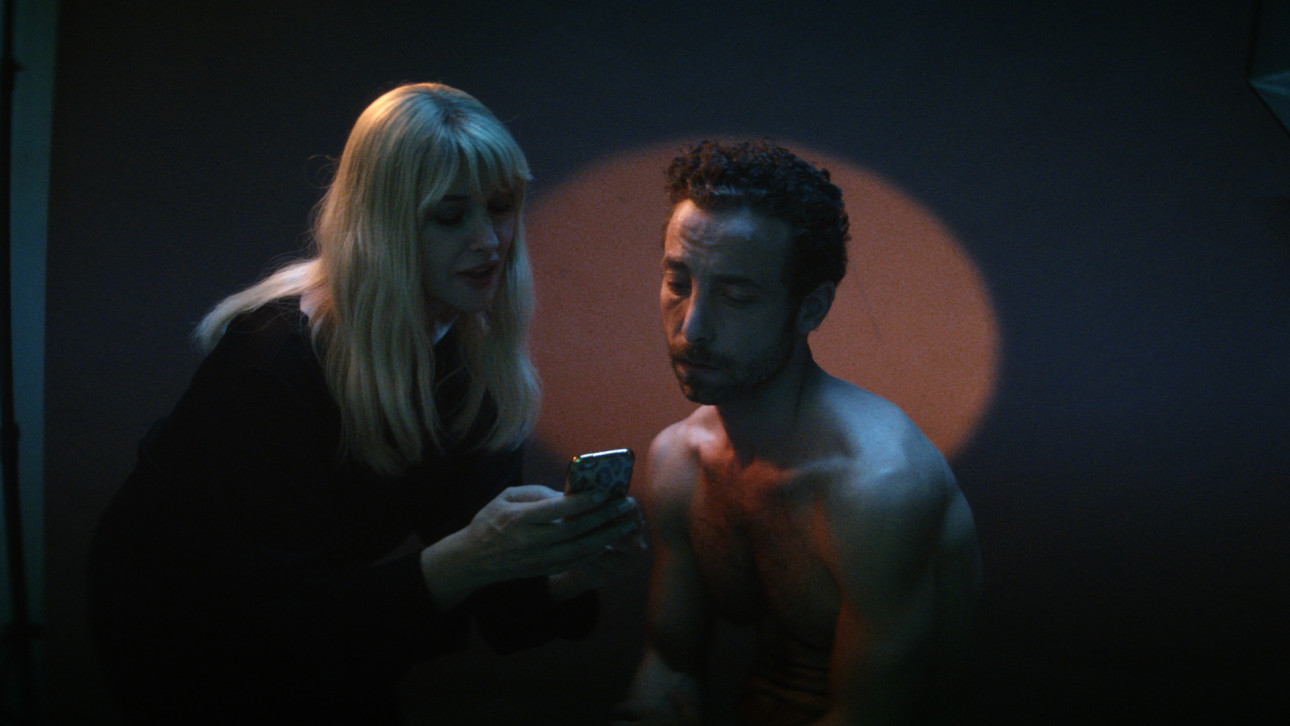 ЧОВЕКЪТ, КОЙТО ПРОДАДЕ КОЖАТА СИ